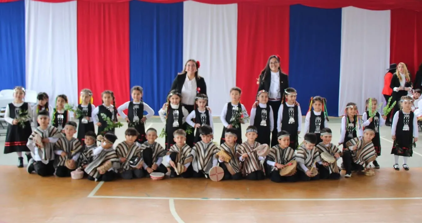 Comunidad educativa celebra las Fiestas Patrias con tradiciones chilenas